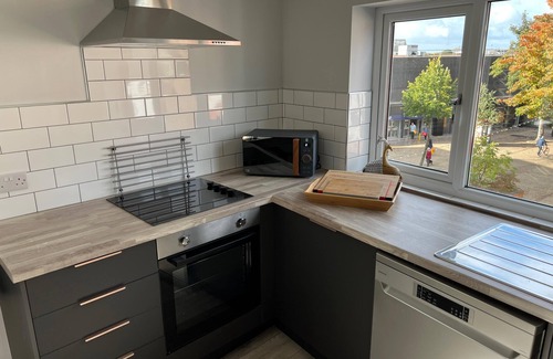 Trafford Apartment | The Upper Gathering - Sleeps Up To 9