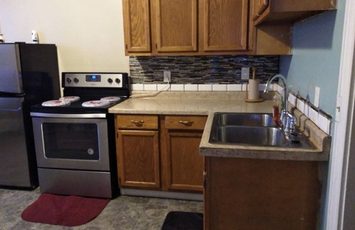 Elmwood Place House | The upstairs unit is a nice comfable place. Its stylish, spacious and relaxing