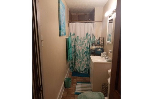 Elmwood Place House | The upstairs unit is a nice comfable place. Its stylish, spacious and relaxing