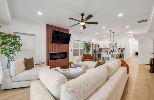 Sylvan Hills Condo | The Urban Oasis - 3BD Condo w/King Bed Suite & Gated Parking