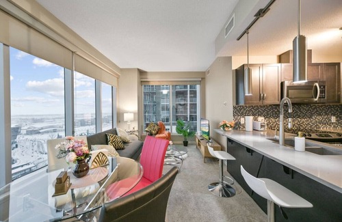 Victoria Park Apartment | The Urban Peak »19th Floor » Mountain & City Views