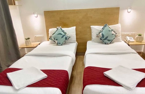 Jubilee Hills Hotel | The Urban Stays Hotel