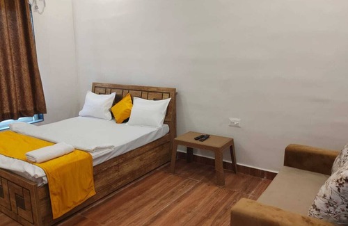Kolar Road Apartment | The user's input "the will show up in search and of the top of the