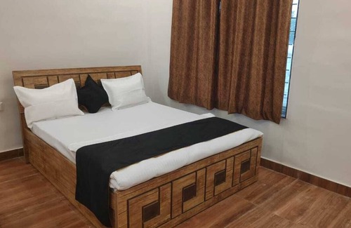 Kolar Road Apartment | The user's input "the will show up in search and of the top of the