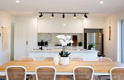 Broulee House | The Vacation Station