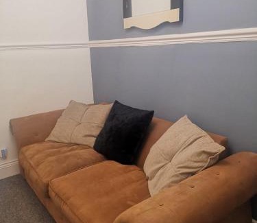 Sunderland House | The Vacationers - Pvt Rooms with Shared Bath