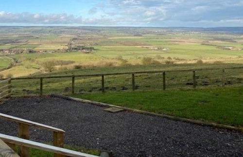 West Heslerton Apartment | The Vale View is set wonderfully on the top of a hill