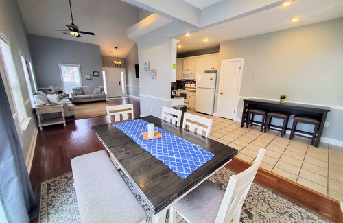 Socastee House | The Valentine - A Large Cozy Home Close To It All