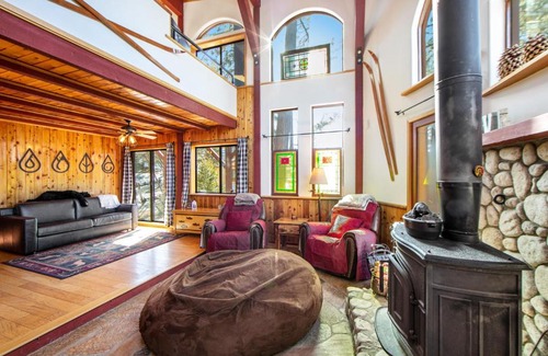 Green Valley Lake House | The Valley's Cabin