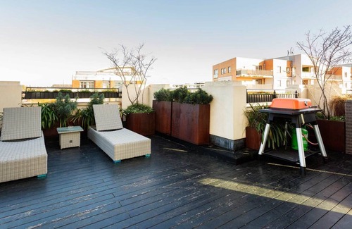 Southfield Apartment | The Vantage Point, by Veeve