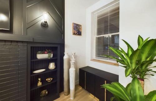Ukrainian Village Apartment | The Velvet Jazz Haus