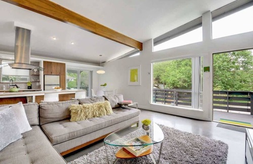 South River City House | The Verde | Chic SoCo Retreat + Pet Friendly