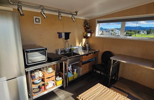 Matarangi Cabin | The very heart of Matarangi beach.