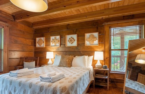 Marrowbone House | The Vester Farmhouse - Stunning Log Cabin in Tennessee Hills