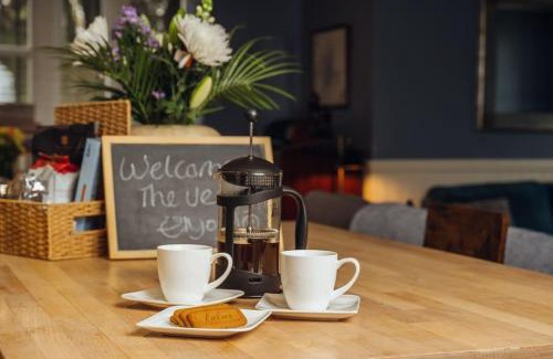 Oxenhope House | The Vestry - Sleeps 12 - With Hot Tub