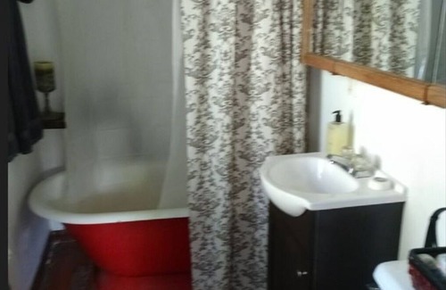 Michigan City Cottage | The Victorian Carriage House. Built in 1880, this restored cottage is a charmer.
