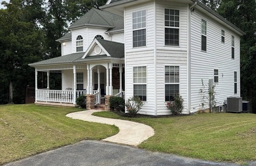 Monticello House | The Victorian @ Lake Cumberland - Beaver Creek, firepit, sleeps 18
