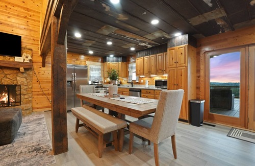 McArthur Cabin | The View at Grizzly Mountain | Hocking Hills