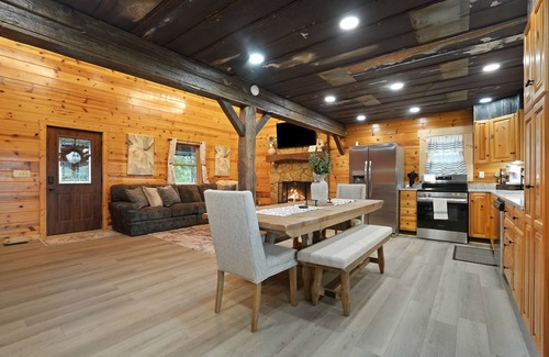 McArthur Cabin | The View at Grizzly Mountain | Hocking Hills