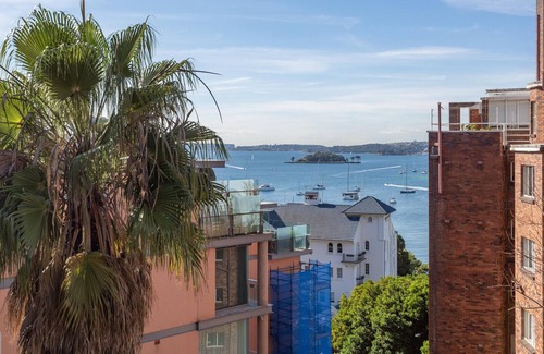Elizabeth Bay Apartment | The View Potts Point (ISYD) - Comfortable 1 bedroom studio with pool and breathtaking Opera House views