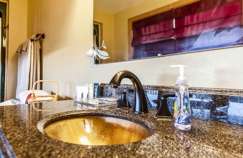 Mentone House | The View Suite on Lookout Mountain