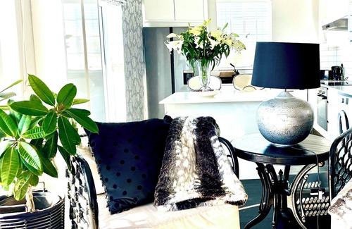Sea Point Bed & Breakfast | The Villa Rosa Guest House & Self-catering Apartments