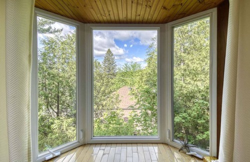 Saint-Faustin-Lac-Carre House | The Village Chalets – Hot Tub, Pool Table & Private Lake Access