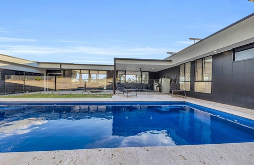 Eden Cottage | The Village - Eden Cove