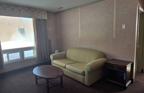 Algoma District Hotel | The Village Inn Motel