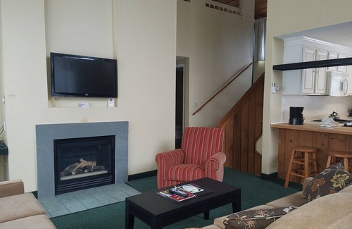 Lincoln Apartment | The Village of Loon Mountain