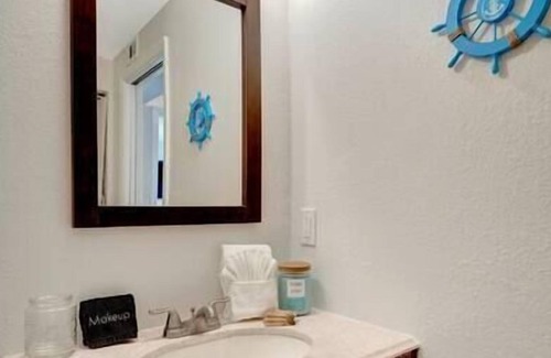 Madeira Beach Villa | The Villas at Madeira 2, Walk 2 Beach + Johns Pass