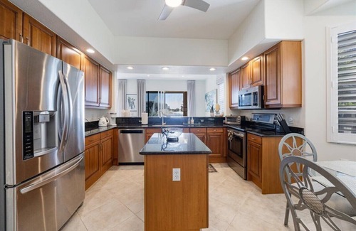 Vineyards Villa | The Vineyards, 2 King Beds, Sauna, Pool & Spann