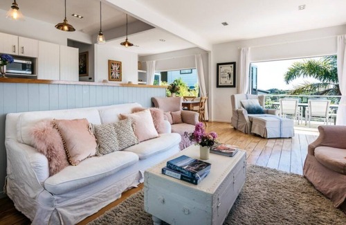 Oneroa Cottage | The Vintage Cottage, Oneroa