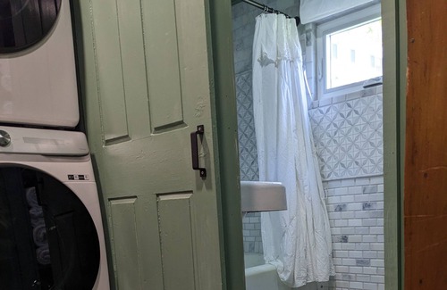 Peaks Island House | The Virginia -3 bedroom 2 bath cottage on Peaks Island, Maine