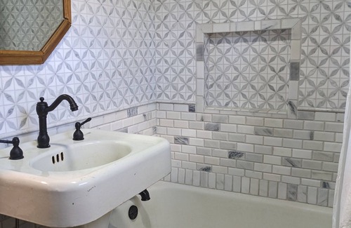 Peaks Island House | The Virginia -3 bedroom 2 bath cottage on Peaks Island, Maine