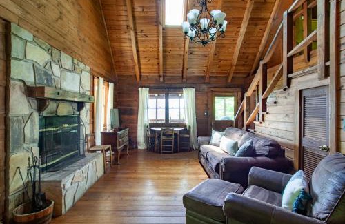 Sevierville House | The Vision Mtn View Hot Tub Wood Fireplace
