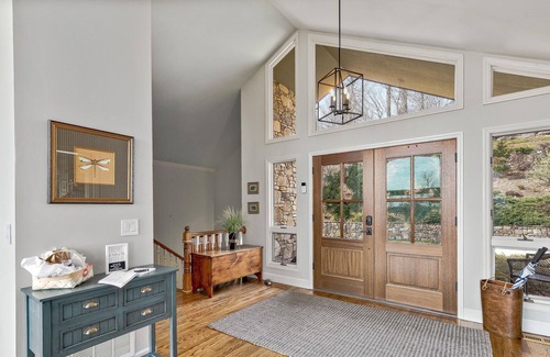 Laurel Park House | “THE VISTA” at Laurel Park/Hendersonville. 5 🌟🌟🌟on other sites ! Lux listing!