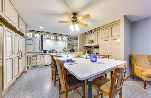 Waldron Villa | 'The Vista' Retreat ~ 30 Mi to Kansas City!