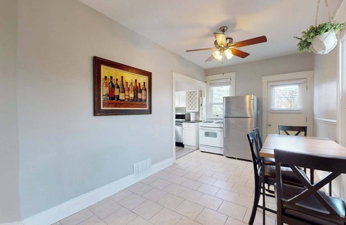 Hyde Park Apartment | The Vista View Villa 2 – Charming Retreat for 4!
