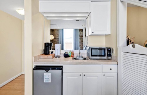Wilmington Hotel | The Vonkampen on Front! Perfect location in the Heart of Downtown!
