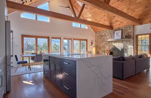 Hunter Ski Chalet | The Vue - A Mountain Chalet in the Catskills