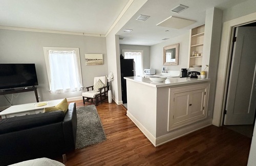 Hermosa Beach Hotel | The Vurpillat Beachfront Hotel