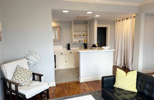 Hermosa Beach Hotel | The Vurpillat Beachfront Hotel