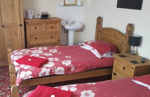 Camborne Bed & Breakfast | The Vyvyan Arms Hotel