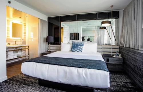 Streeterville Hotel | The Wade