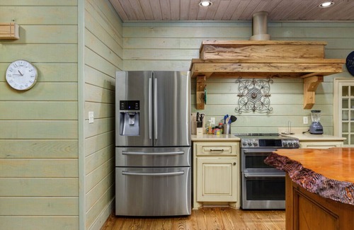 Florence House | The Wagon Country Home with a hot-tub