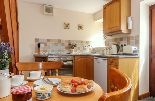 Launceston Cottage | THE WAGON HOUSE, pet friendly, with a garden in Polyphant