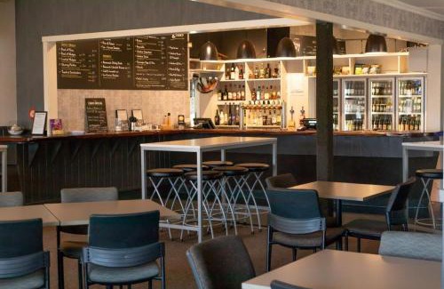 Wakefield Hotel | The Wakefield Bar and Restaurant Ltd