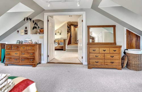 Parkside Apartment | The Walker House. One of a kind stay in Portland's West End, Walker's Paradise!