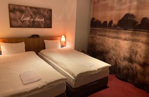 Nishishinsaibashi Hotel | The Wall Hotel